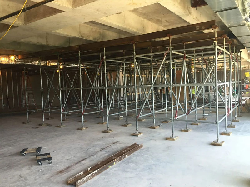 Interior staircase 4 floors in tradicional tube and fitting Rymex Scaffolding.